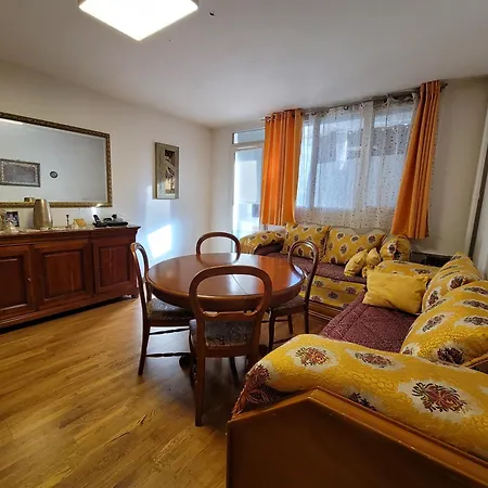 Homestay Charmante *